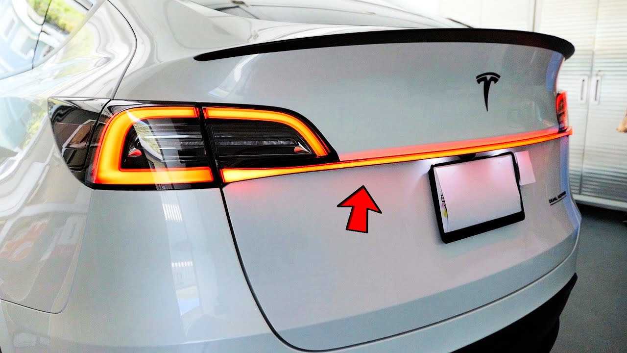 Tesla Model Y — Задние фонари