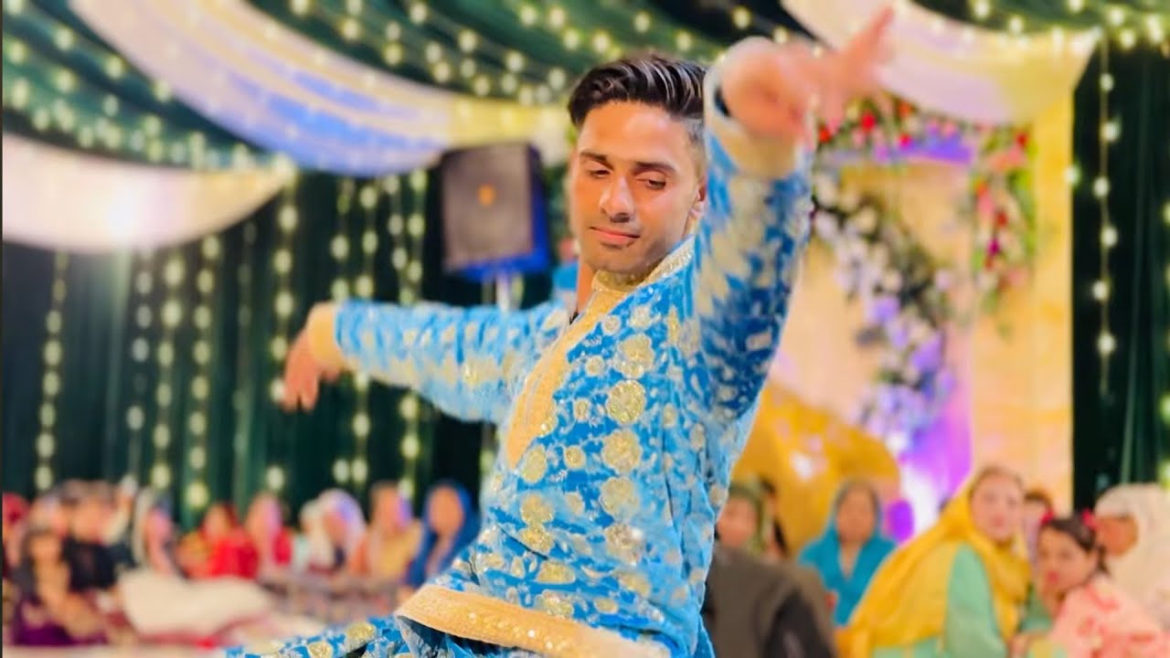 New Kashmiri Dance Sael | Dancer Danish | Aafaq Singer #new #viralvideo #dance