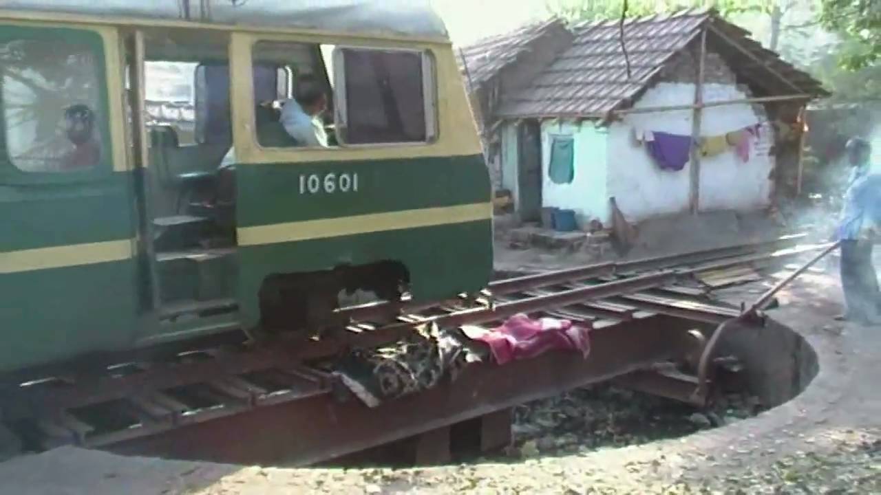 2010 Narrow gauge train between Bardhaman and Katwa