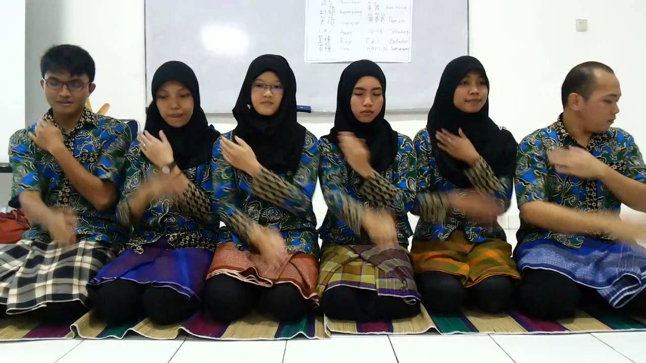 EPA 8 の 1組のサマン踊り