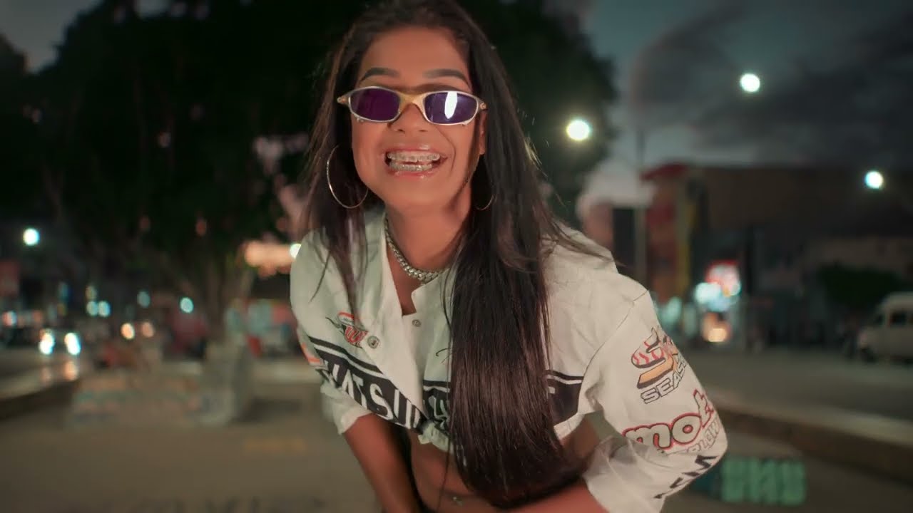 Quem Manda em Mim - Thay Oliveira (Official Vídeo)
