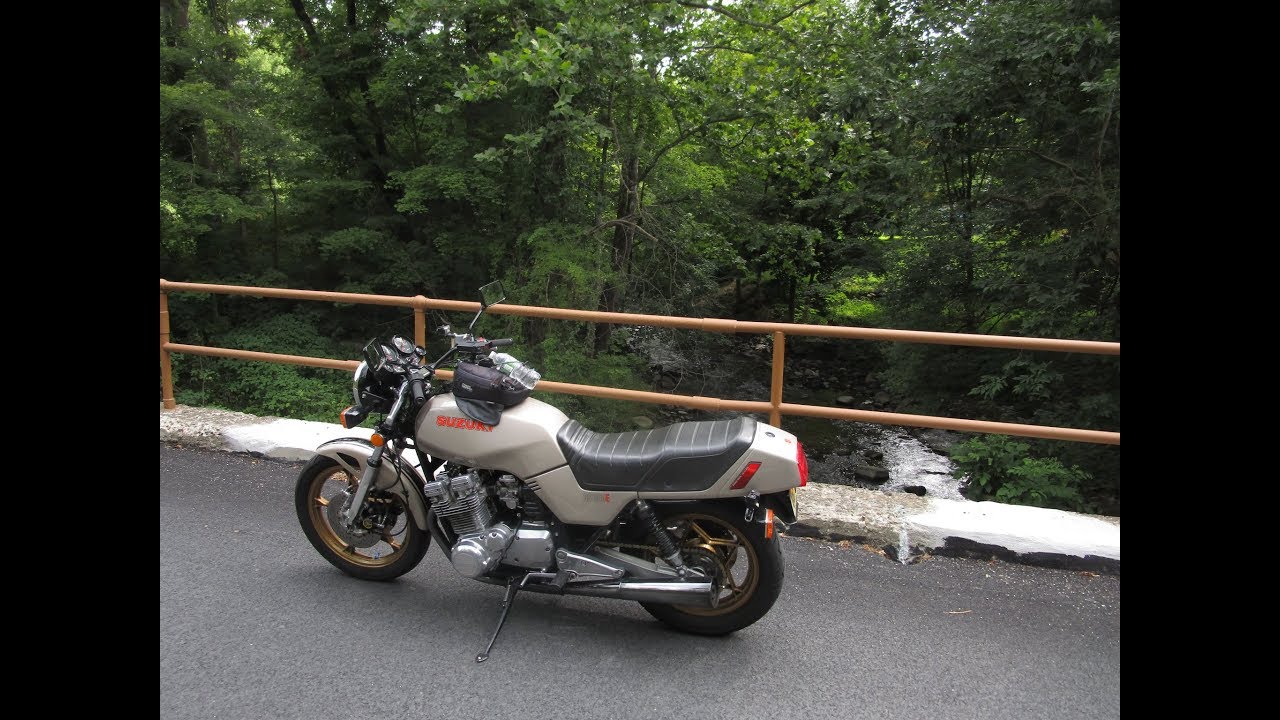 HOW TO CHANGE OIL AND FILTER ON SUZUKI GS1100E 1982.