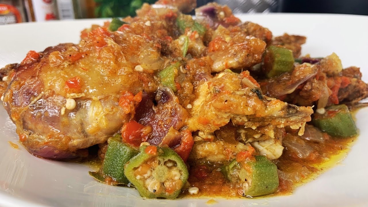 Cuisiner avec moi,le POULET DUR au Gombo à la sauce aubergine,très délicieux 😋