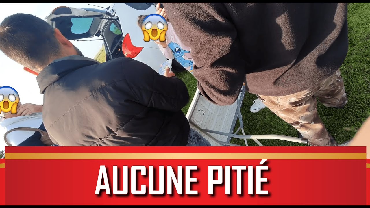 IL NEGOCIE AVEC DES GOSSES !!! en vide grenier