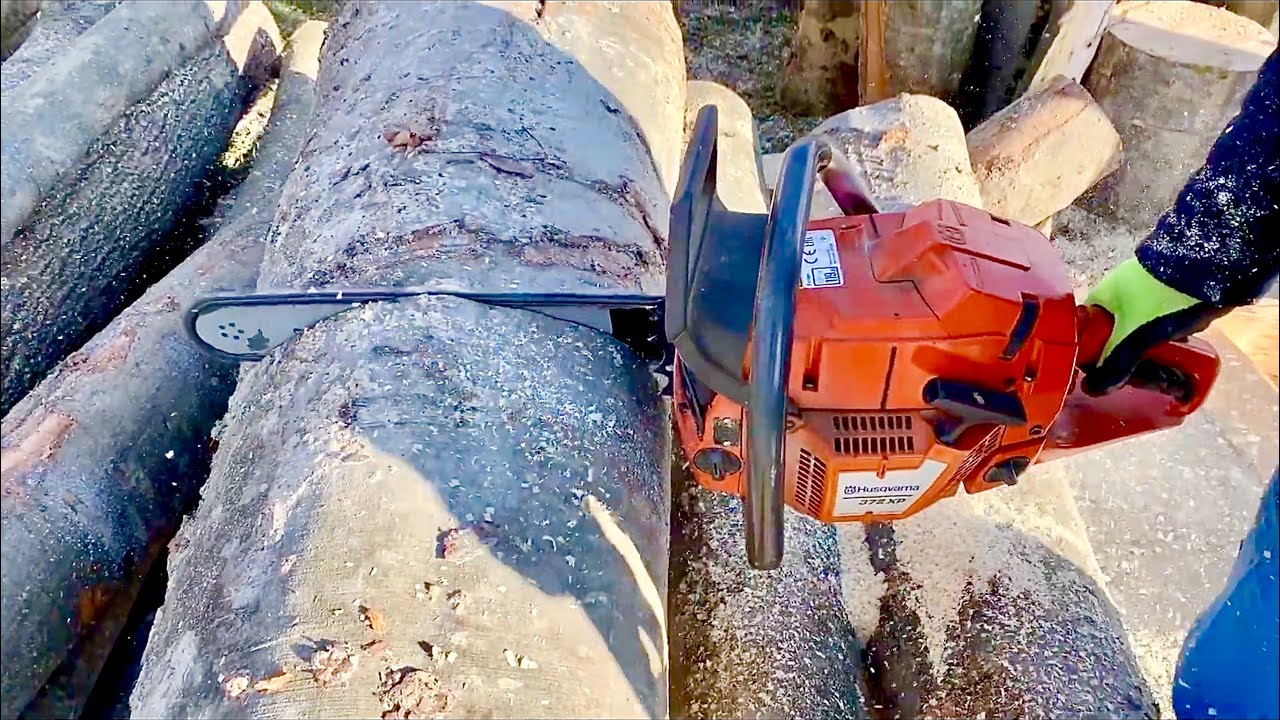 Husqvarna 372 XP (70.7cc -  5.5HP) Cutting Firewood