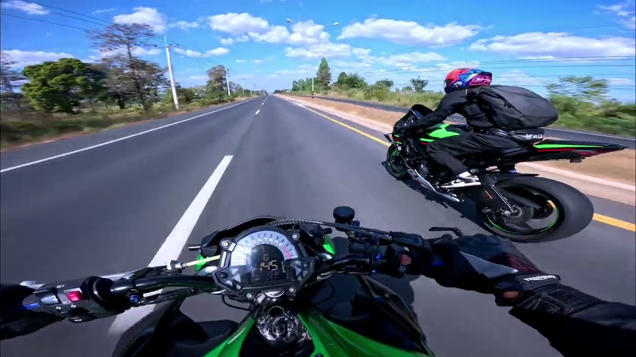 Zx6r.​ Z900.​ ไม่รู้​คับ​ วิ่ง80