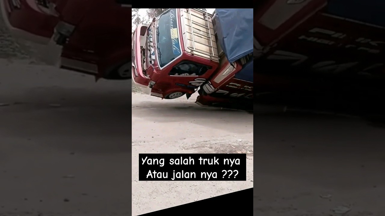 truk oleng terbalik 