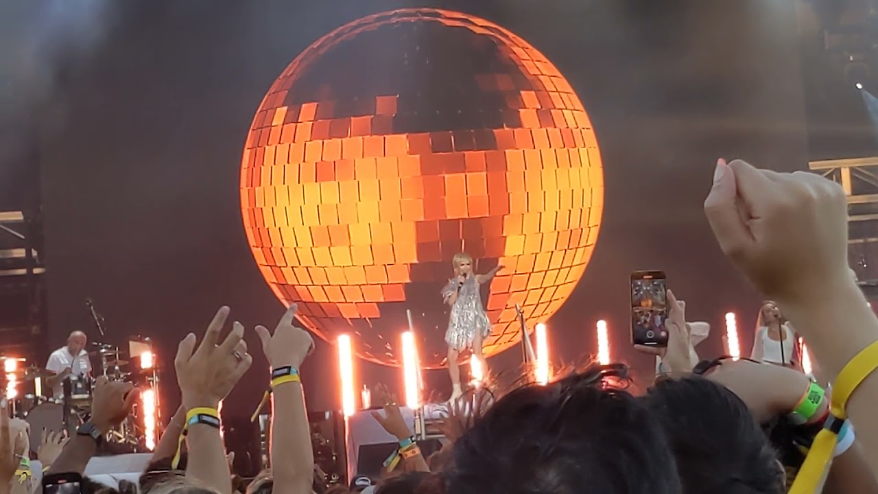 Carly Rae Jepsen @Govball festival 2021 performance NYC   09/26/21