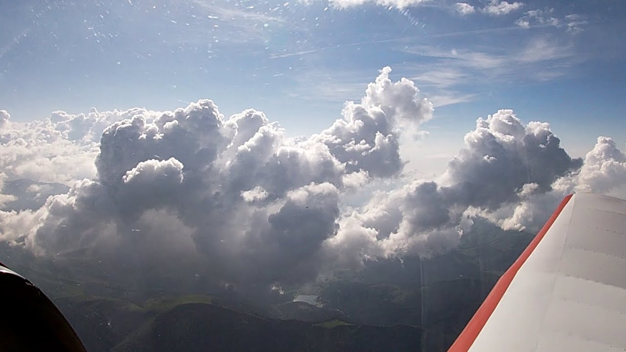 Vol PPL VFR - voix ATC - DR400-180 -  Zig-Zag Pyrénées - Pic du Midi de Bigorres autour des Cumulus