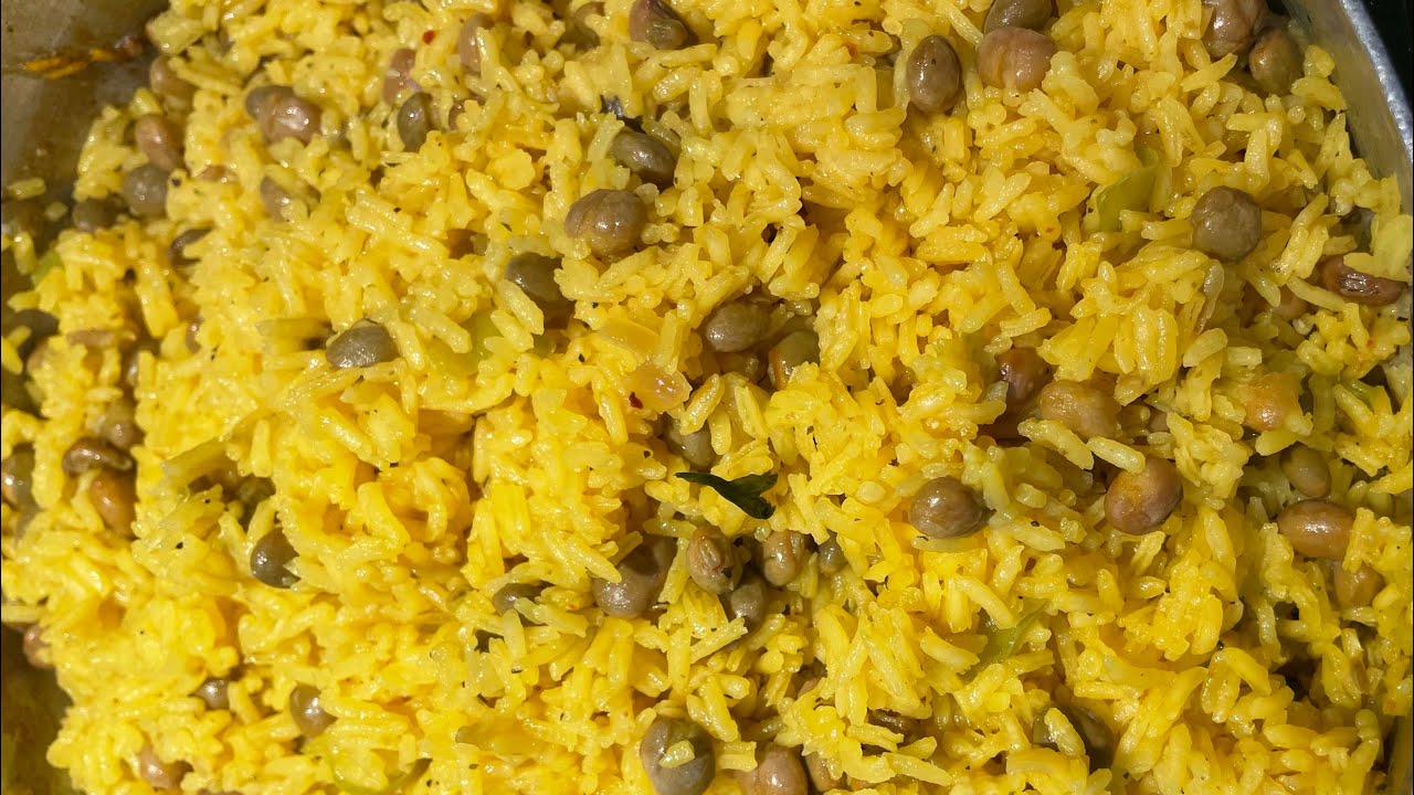 Easy Coconut rice and pigeon peas / Dominican style by Angie~