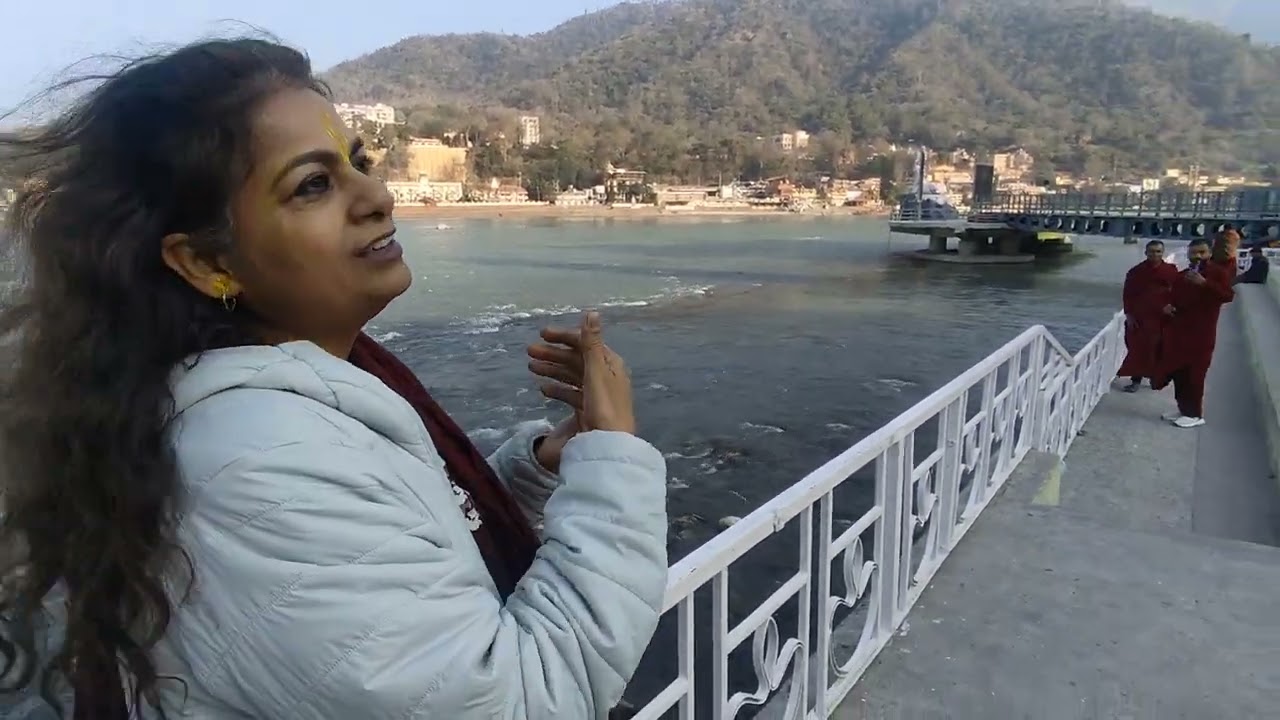 स्वर्गआश्रम में भावविभोर रजनीशी!