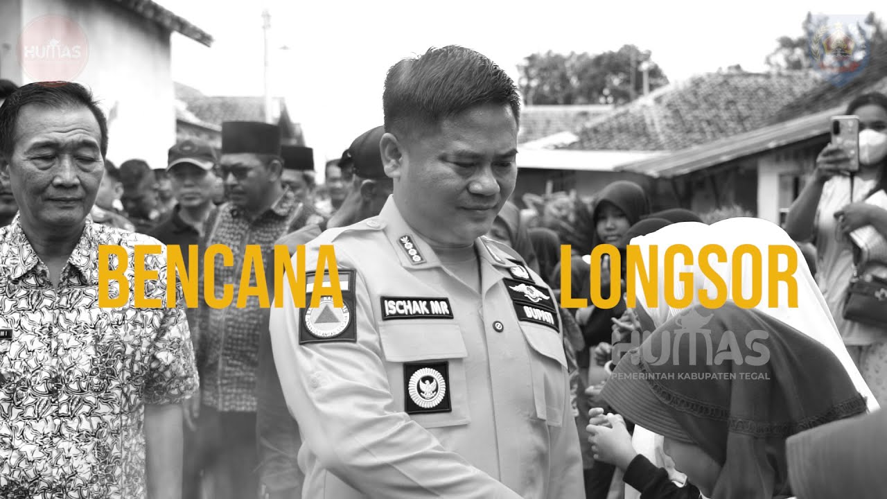 Bupati Tegal Tinjau warga terdampak bencana Longsor di Desa Kajen Kecamatan Lebaksiu.