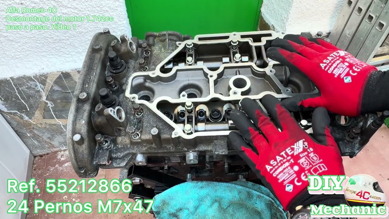 Alfa Romeo 4C Desmontaje del motor paso a paso. Vídeo 1