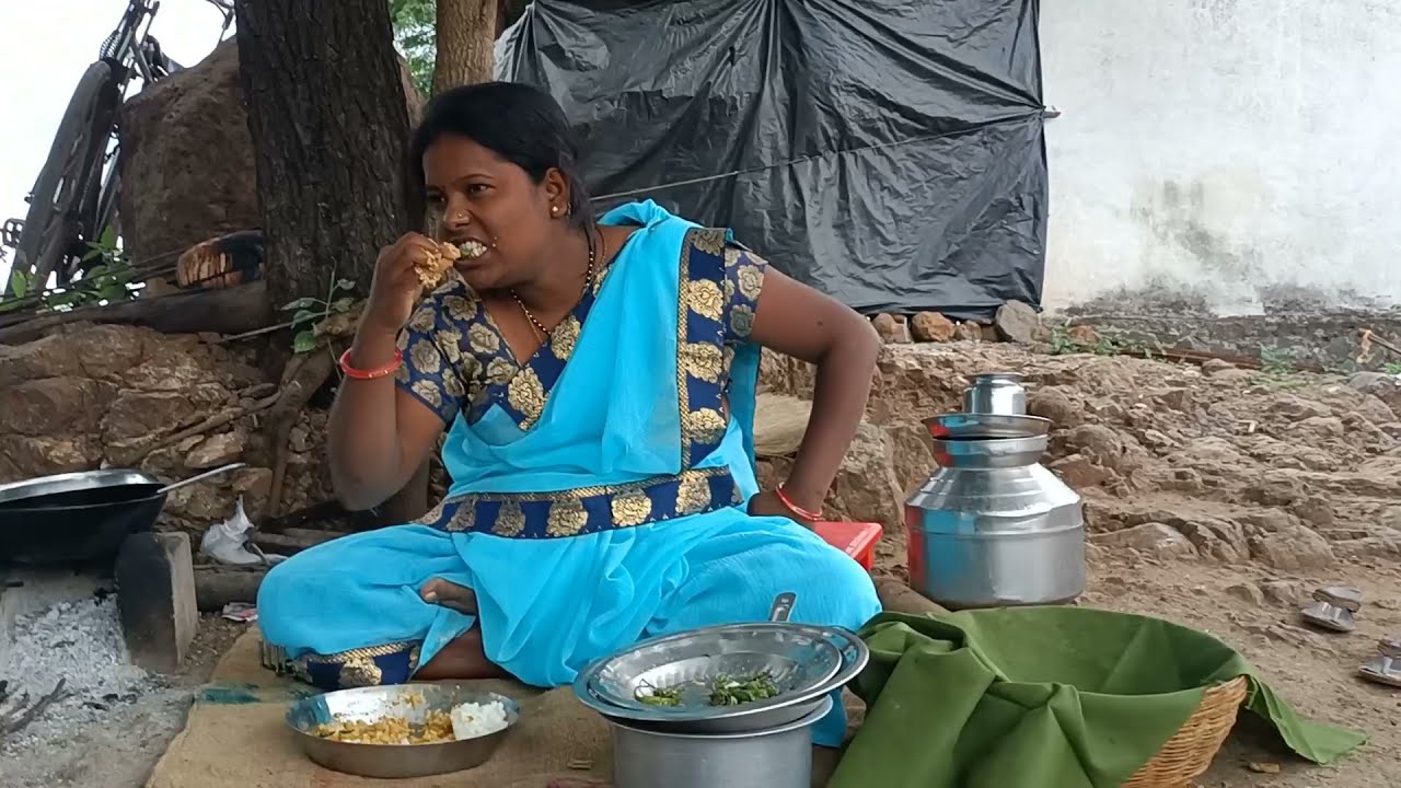 #बघा तुमच्या पुनम ताईनि जेवणाचा बेत काय काय बनवलाय चला जेवायला 👌👌