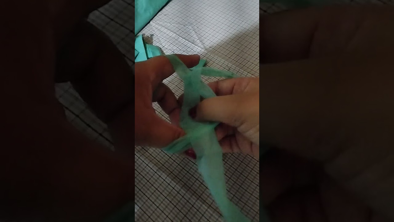 Como cortar os sacos de lixo