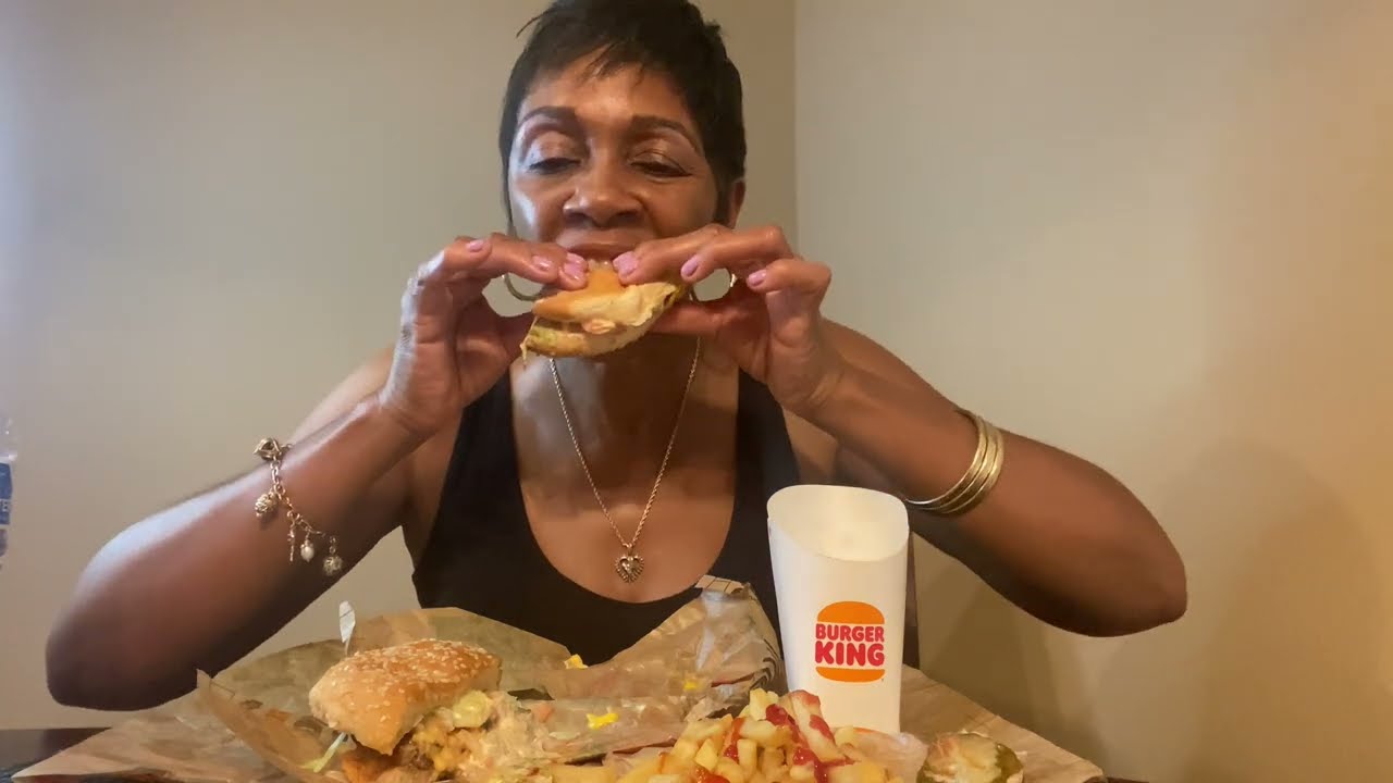 Burger King  🍔 Whopper With Cheese Lettuce,Tomato, Onions, Medium Fries 🍟 | Mukbang.