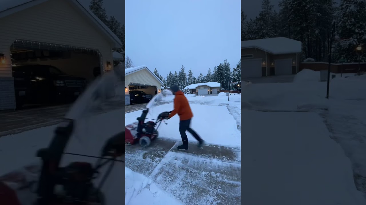 Clearing A Driveway In 15sec #shorts #oddlysatisfying #snow