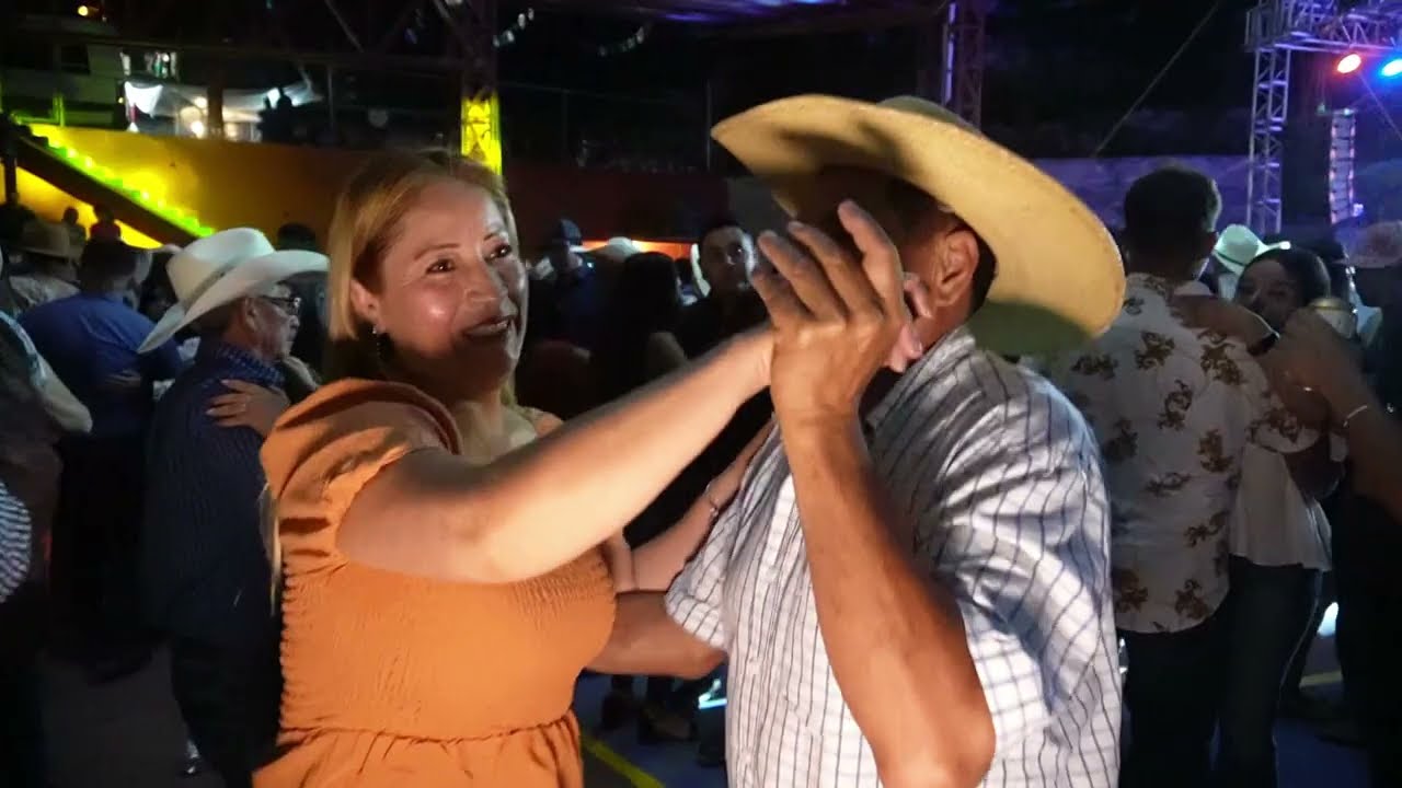 Los Rieleros del norte (Primo Manolo) y Trio Alborada Hidalguense, Itztamichapa, Tlahuiltepa, Hgo.