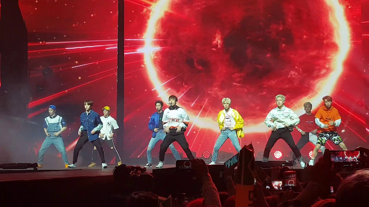 SF9 - O Sole Mio (Music Bank in Chile 2018)