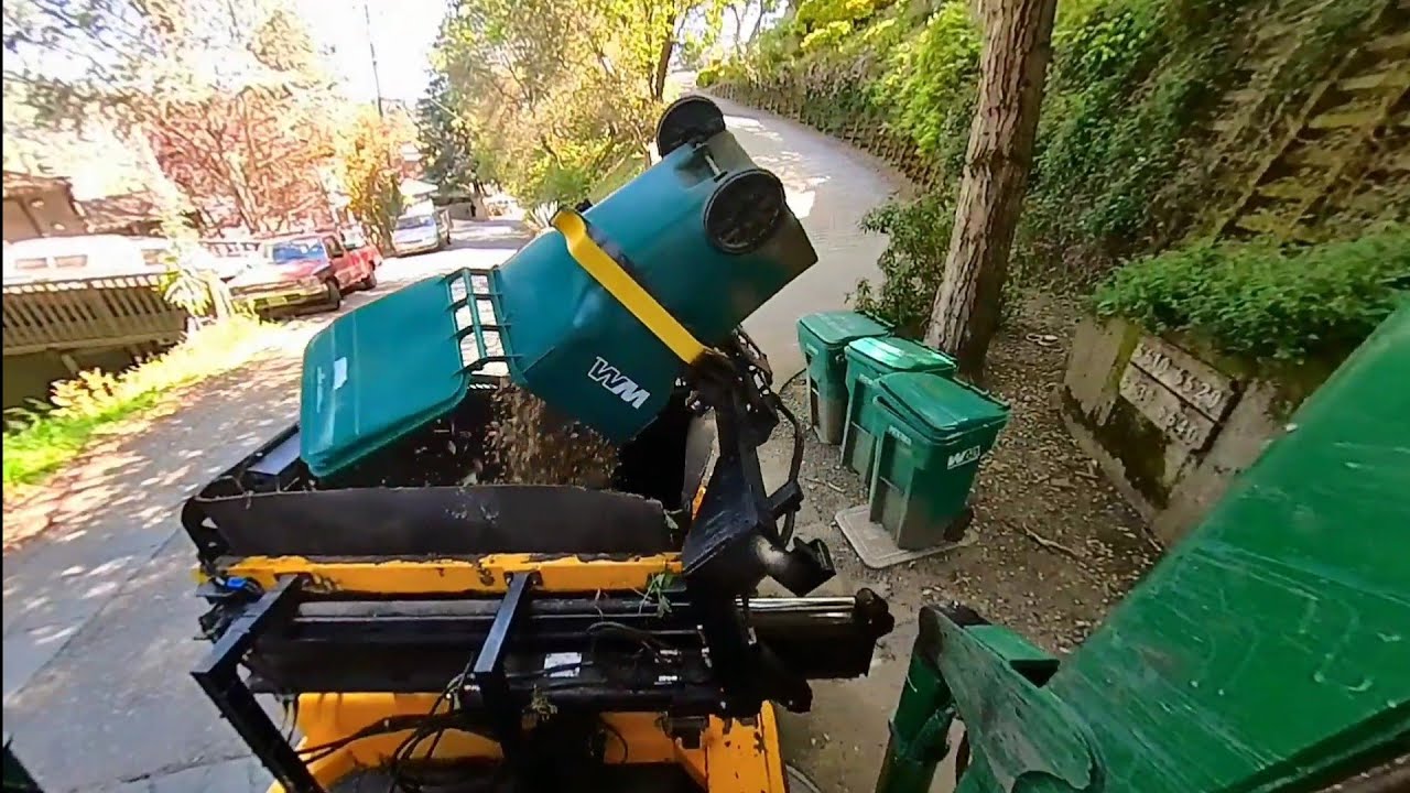 Waste Management Autocar/Heil Slamming Eagle Curotto-Can garbage truck 010