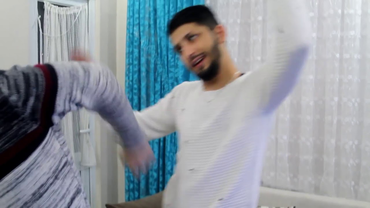 سرقه مخزن طعام وكان رد الله عليه سريعا شاهد ماحصل؟