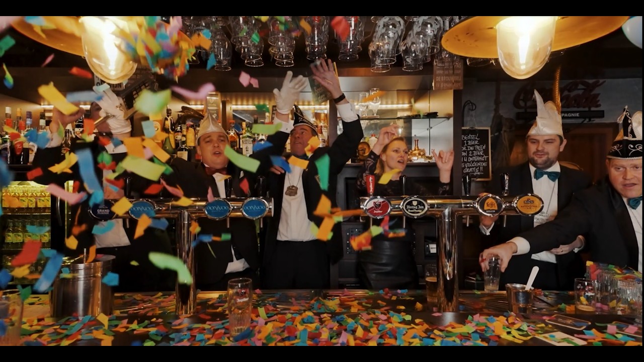 Skoften Sloopservice & C.v. de Vliegenmeppers - We Zien Ze Vliegen - Videoclip