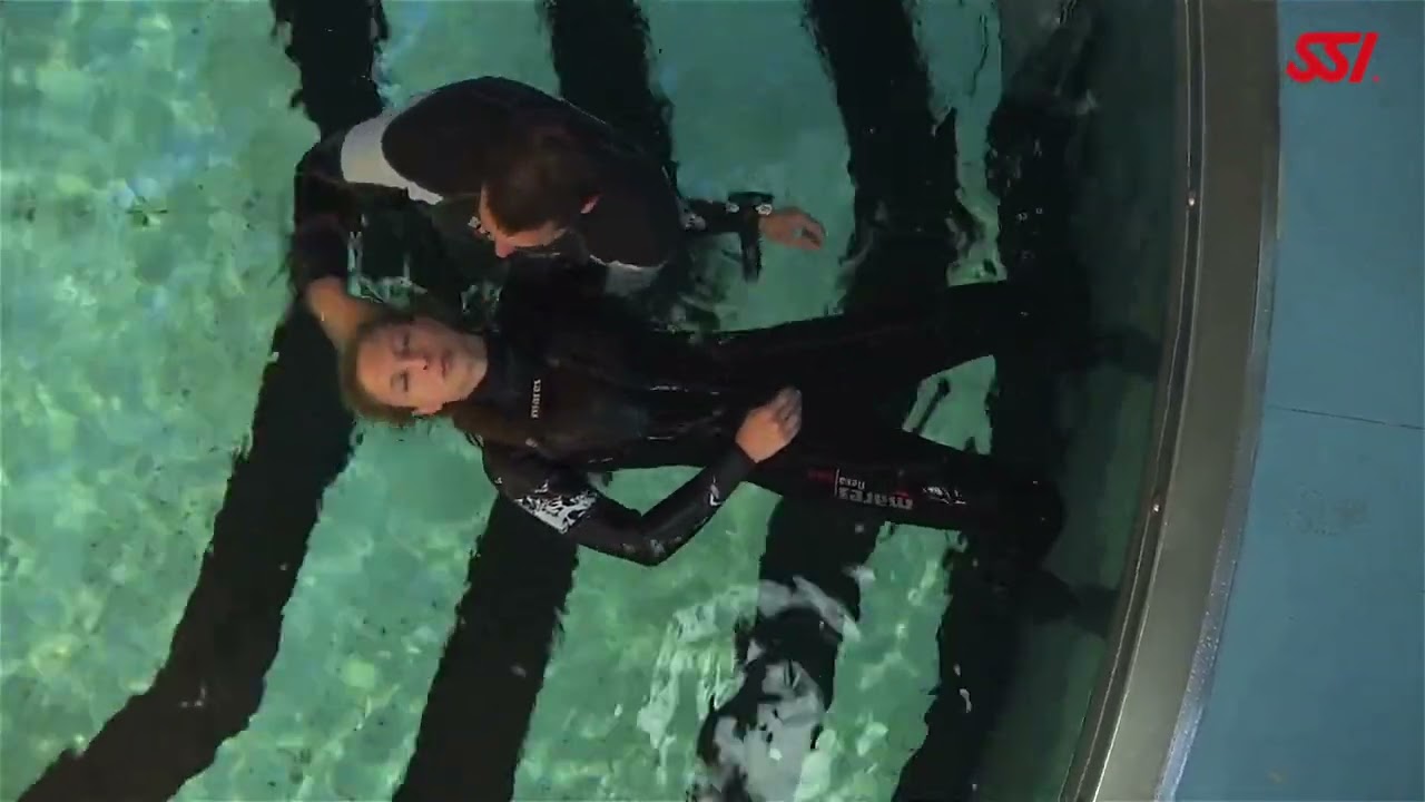 Removing an Unconscious Diver From the Water - Recreational Diving Skills