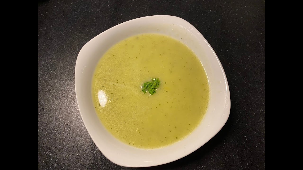 Easy tasty zucchini and leek soup / heerlijke courgette en prei soep
