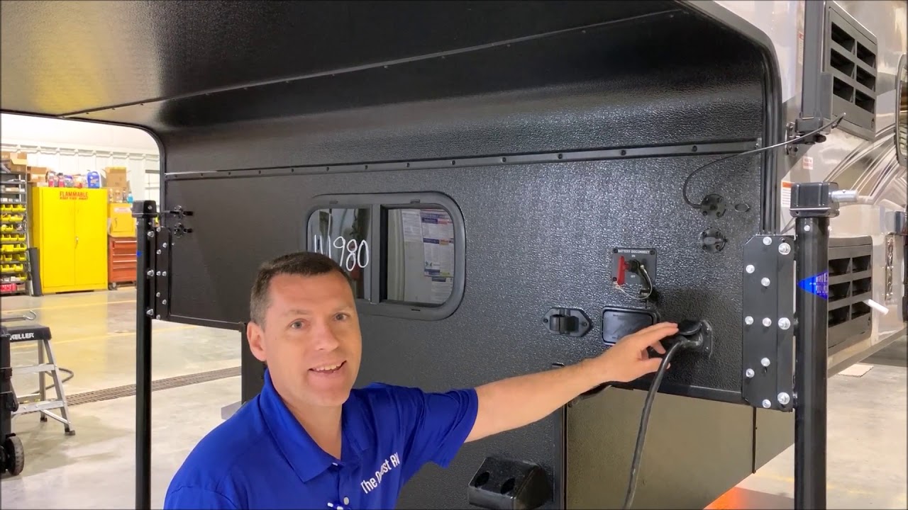 2021 Palomino SS 550 Badland Truck Camper