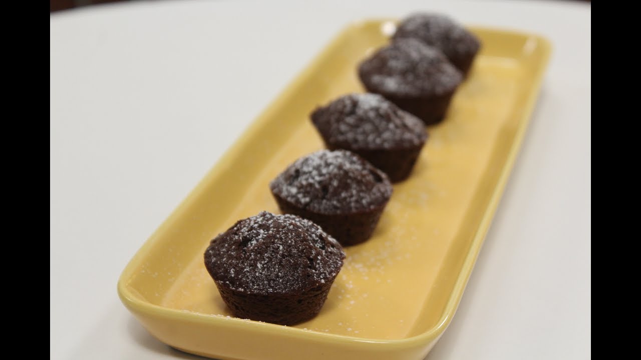 Eggless Chocolate Cupcakes | Sanjeev Kapoor Khazana