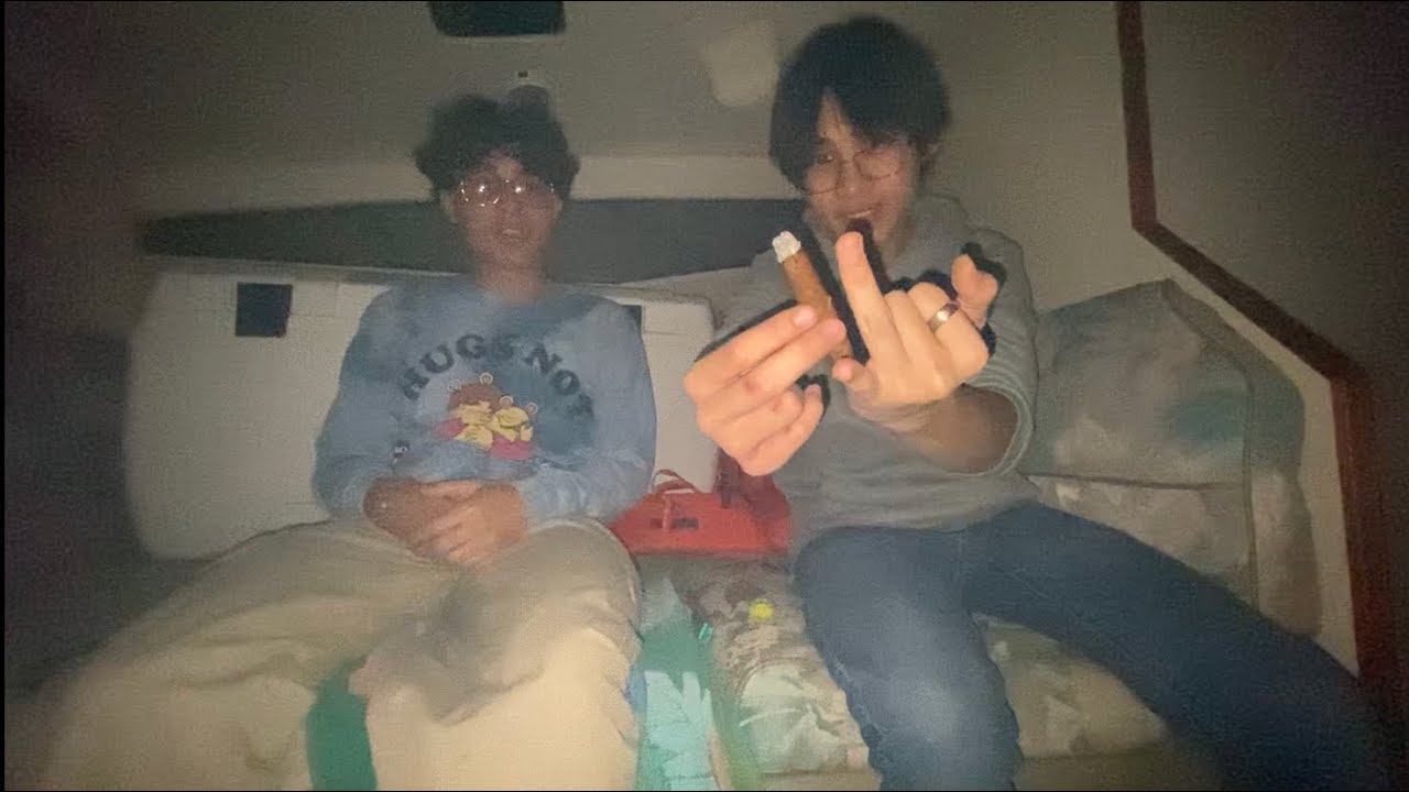 Boat HOTBOX With A 3.5 Gram Blunt