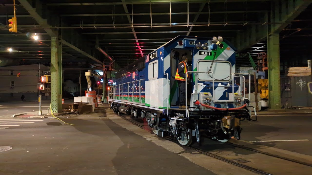 NYC Subway: New R255 HL011 Being Delivered via South Brooklyn Railway