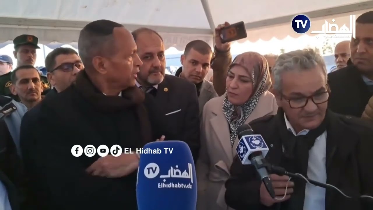 والي باتنة ينفعل على المباشر و امام وزير الصناعة  كيفاش راك تقول مكانش أموال و انت مدايرلي مرقد