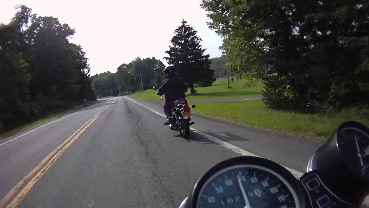 1975 Yamaha RD250 vs. 1975 Honda CB400F