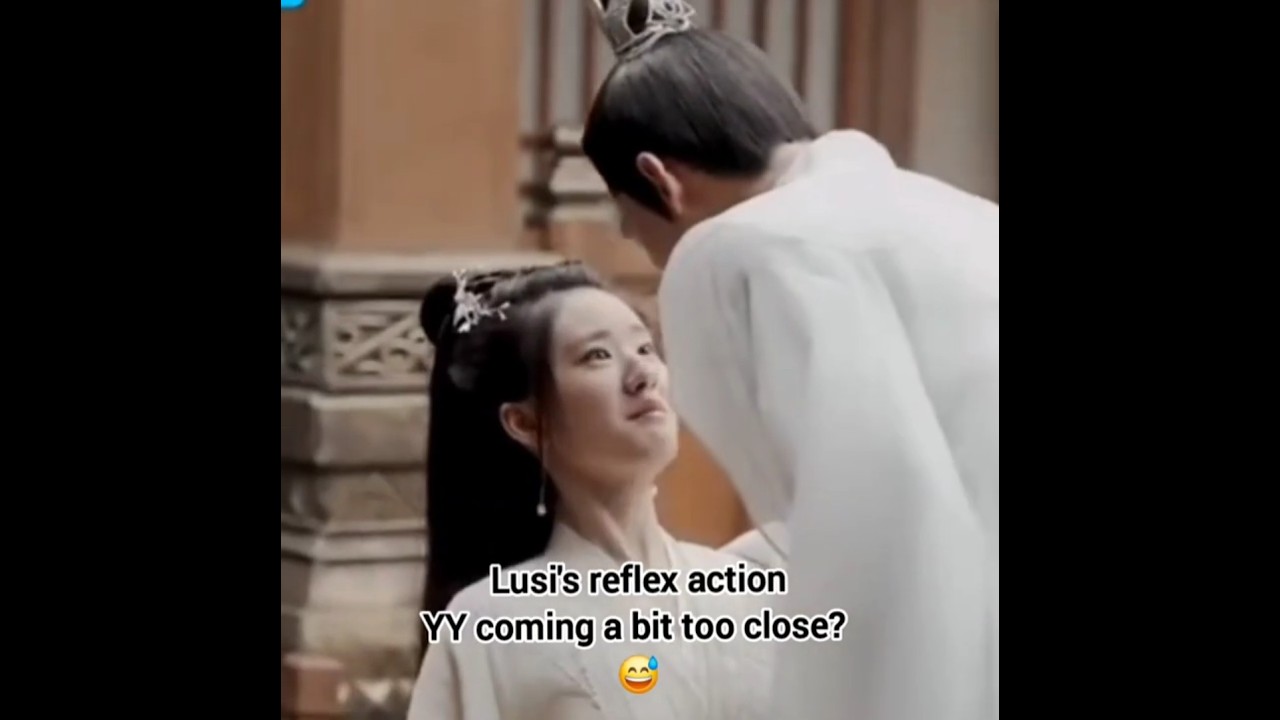 Yang Yang is coming too close!😅 Cute reaction from Zhao Lusi #whorulestheworld #yangyang杨洋 #zhaolusi