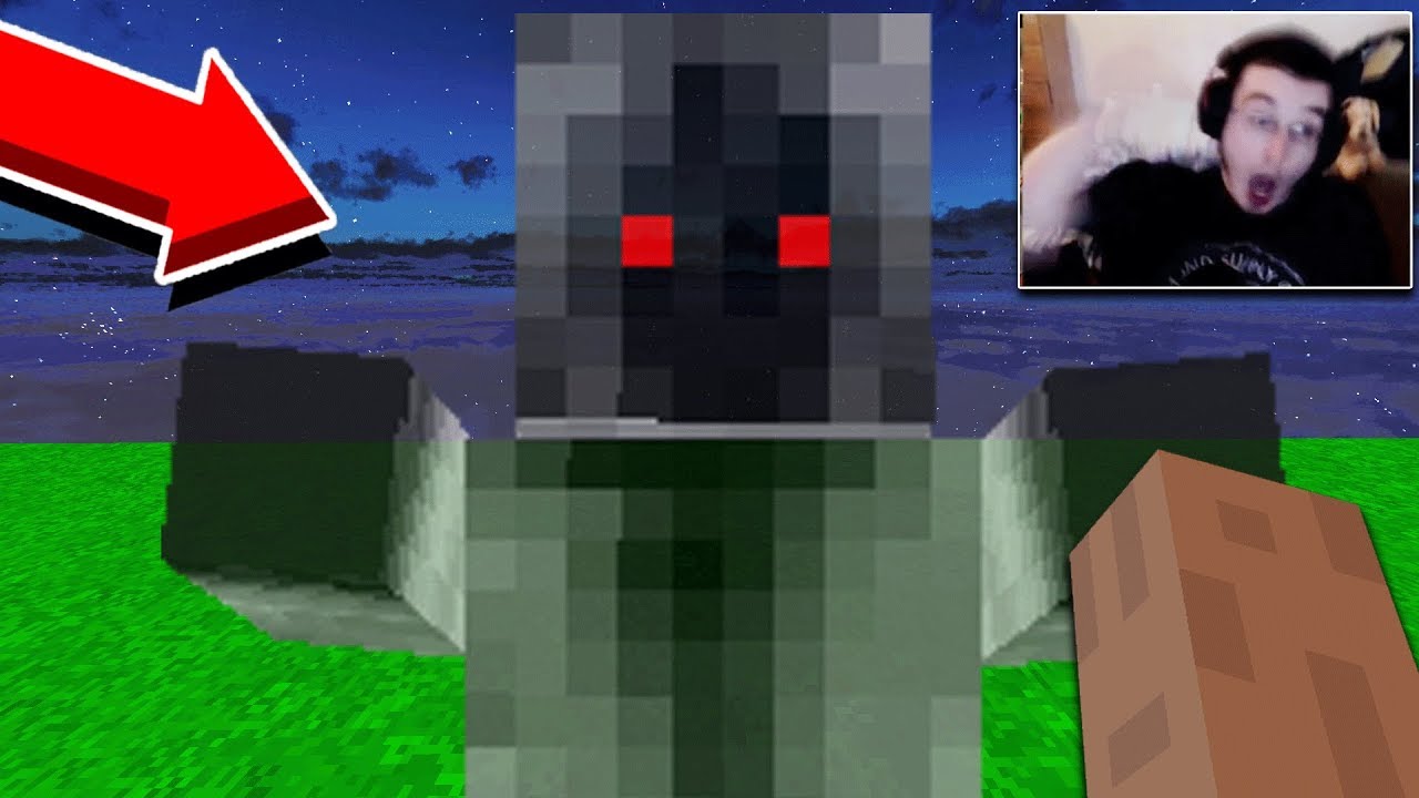 JUMP SCARING MY ENTIRE MINECRAFT SERVER!