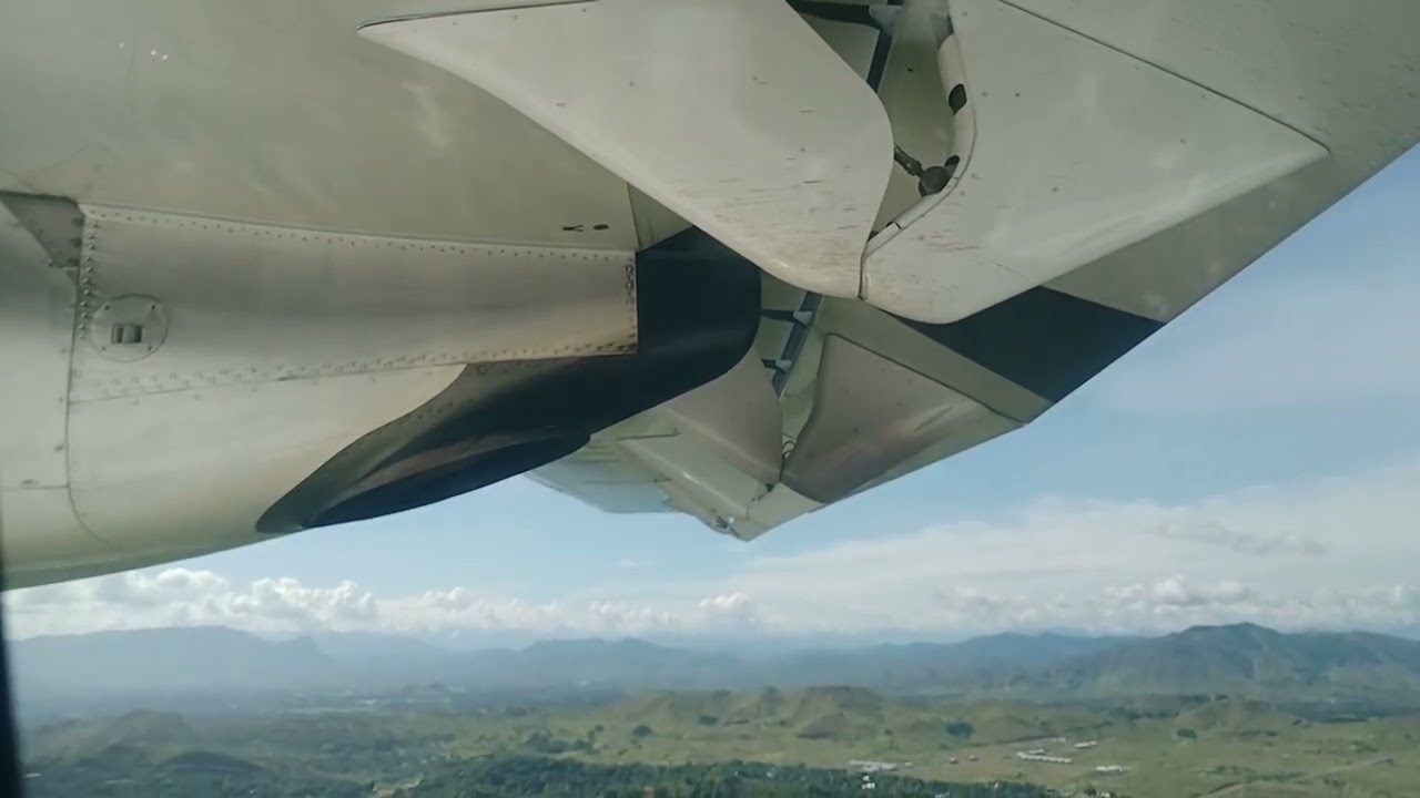 Plane descending into Port Moresby 