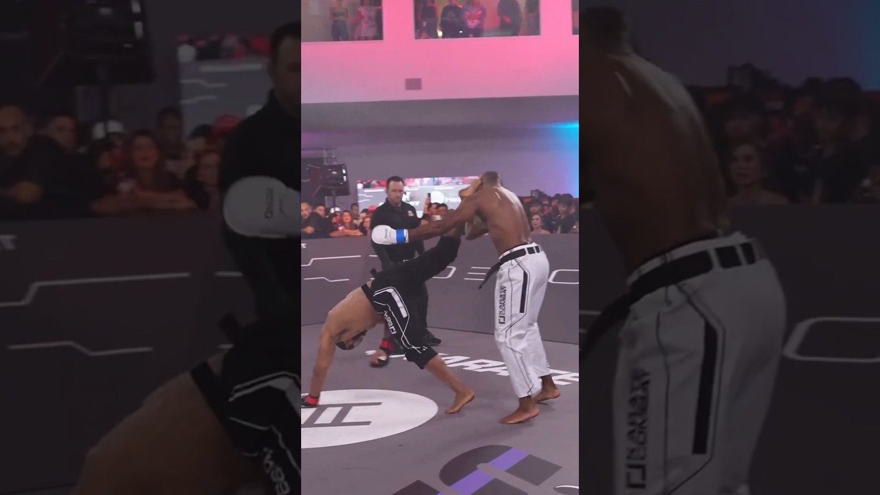 That kick sounds like a whip-crack 👀.  Wherever Rafael Alves goes, kick-based pain follows.