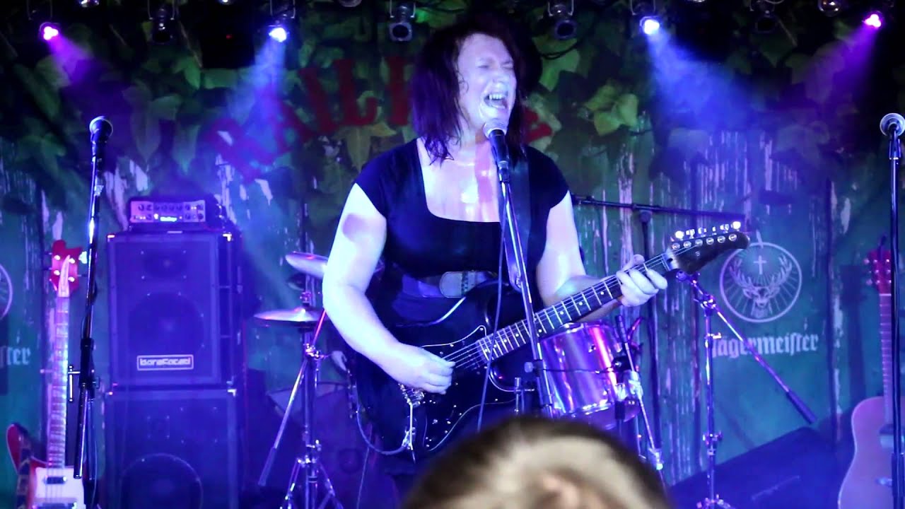 GEORGE BOROWSKI + TRISH WATT - MVI 8366 @ THE RAILWAY VENUE, BOLTON