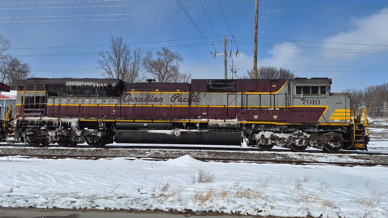 CPKC Action w/ CP Heritage Unit, Bettendorf, IA
