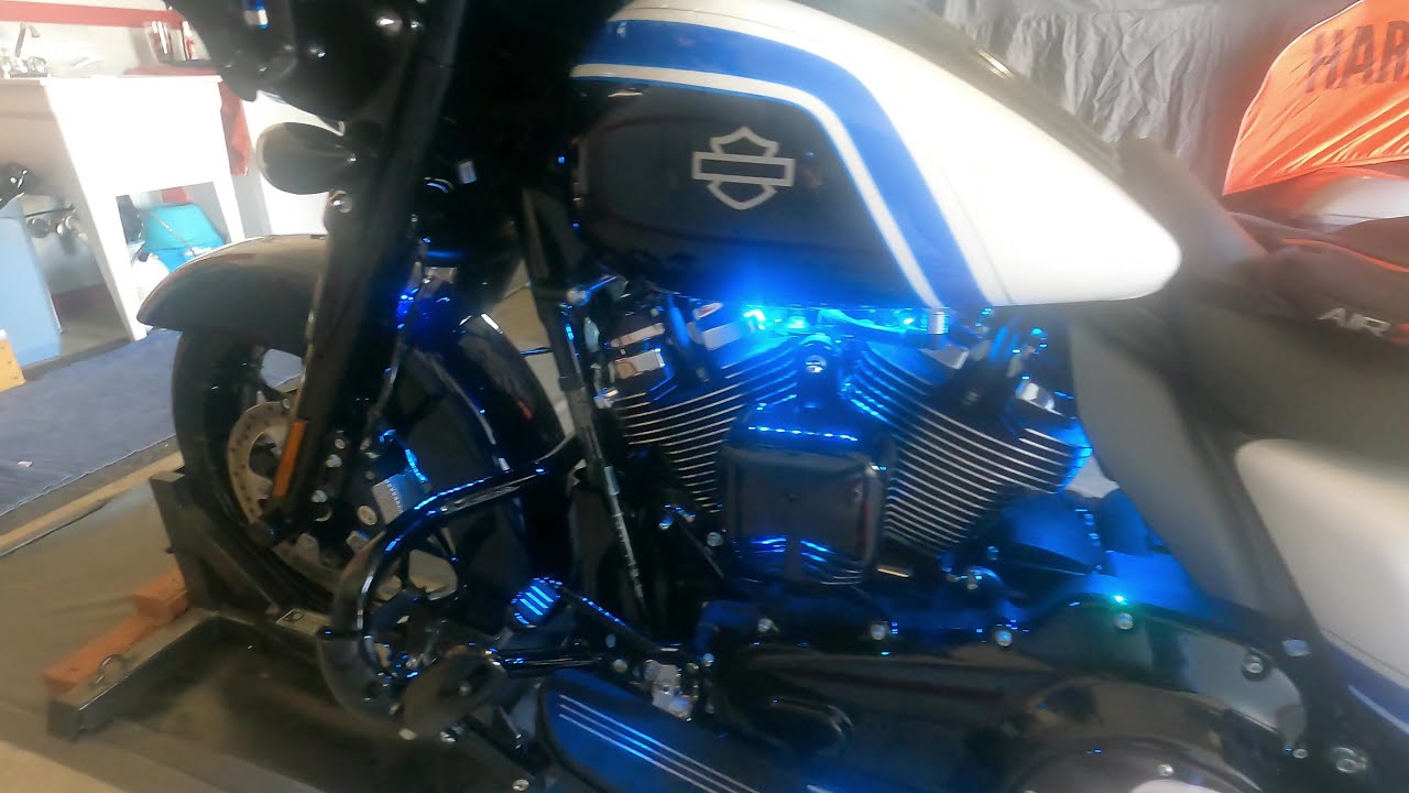 Установка подсветки LEDGlow Under Glow для вашего Harley — это просто