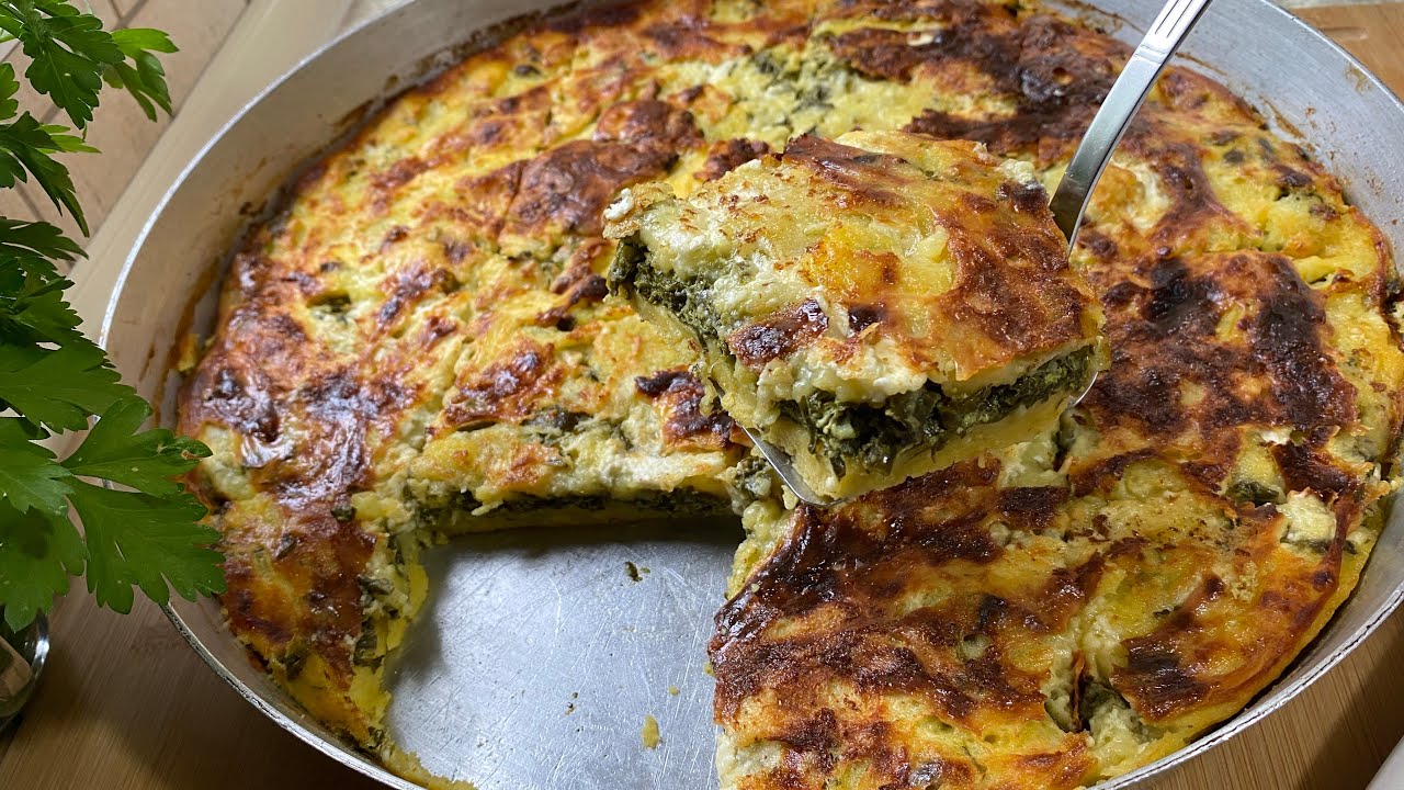 Lakrore tradicionale me miell misri me spinaq!Traditional Albanian corn flour spinach pie recipe!