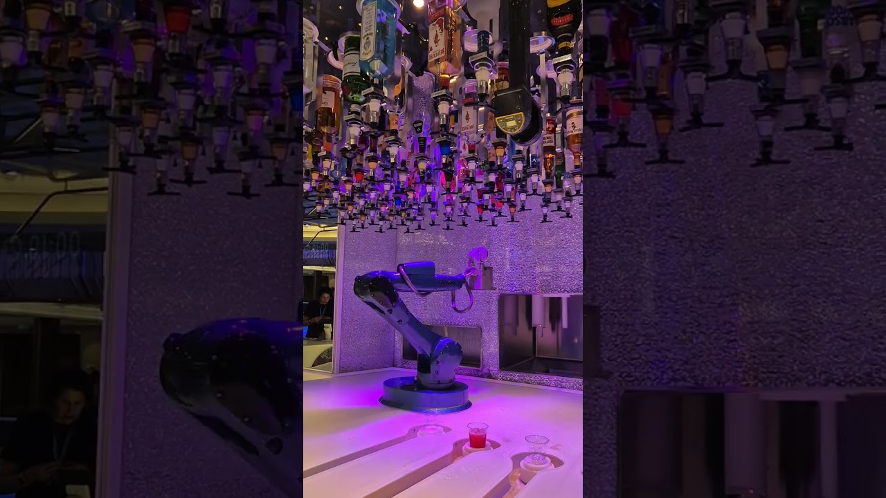 Robot-making drinks 🍸 at the Royal Carribean Cruise Bionic Bar - Jan 2026