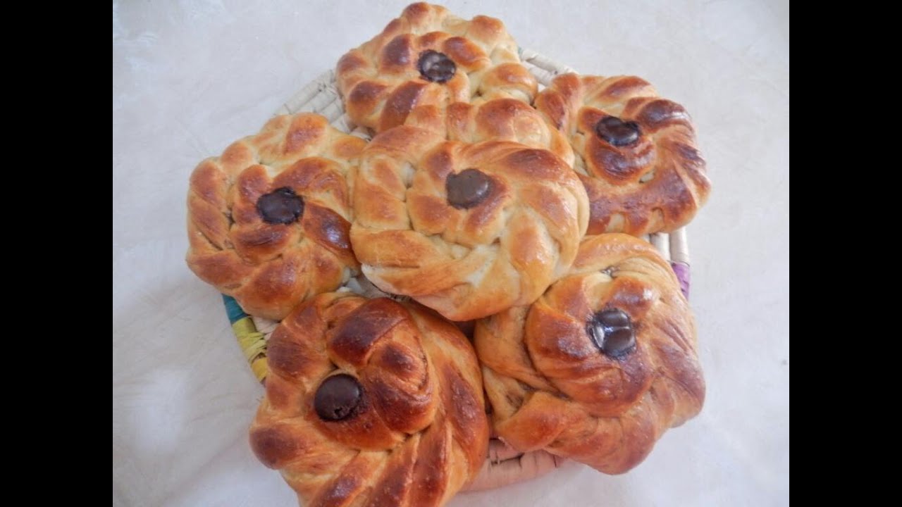 بريوش / بريوش الوردة / بريوش سهل مع طبخ ليلى recette brioche