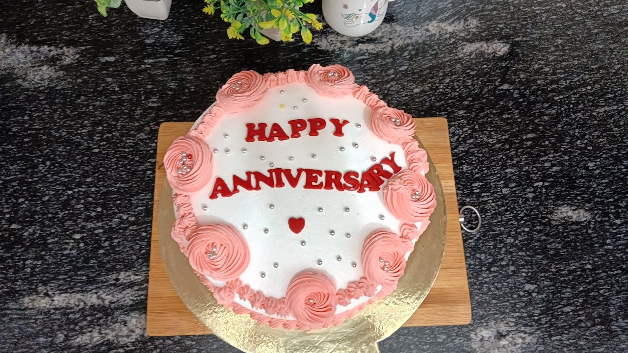 Aakriti Cake House / Anniversary cake