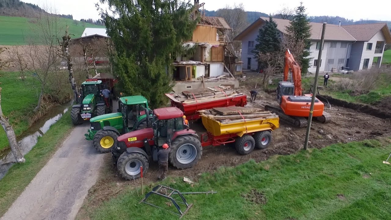 Bauernhaus Abbruch beim Lohnunternehmer