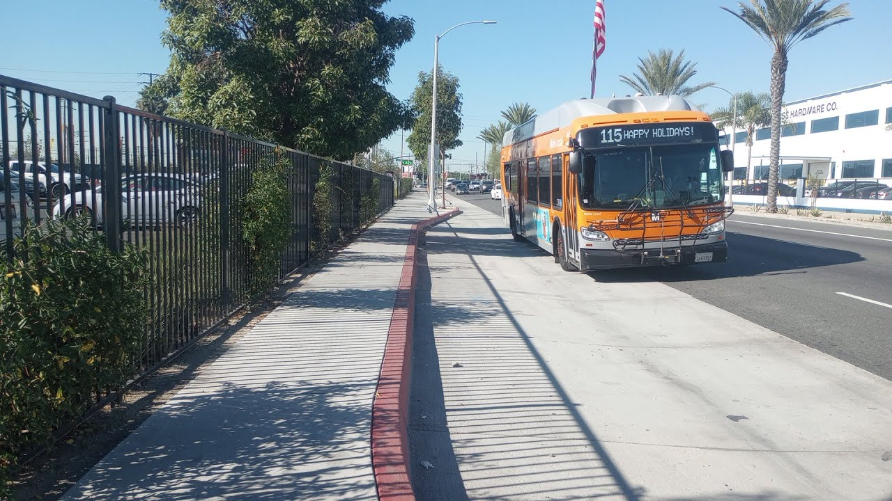 2015 LACMTA New Flyer XN40 6041