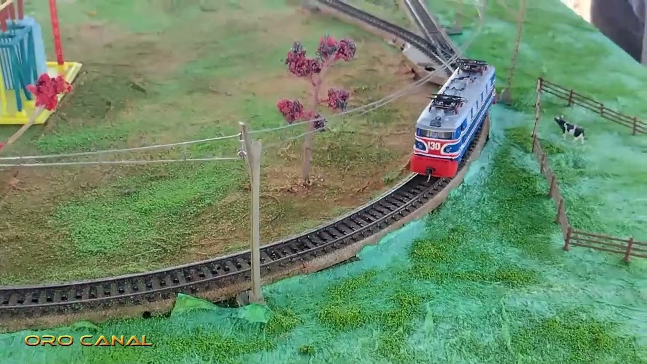 Locomotora Siemens 1956 (Escala y Real) Orotina, Alajuela Costa Rica. Más inf 👇🏻