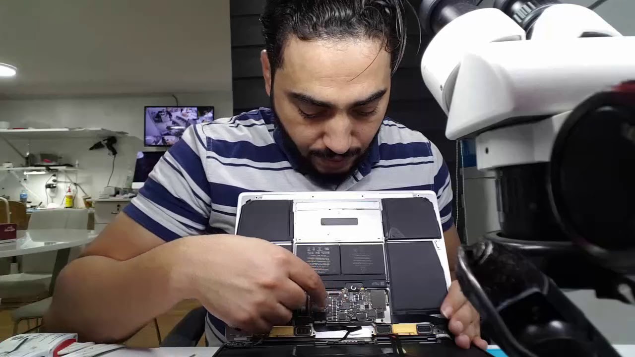 MACBOOK 12 air  WATER damaged track pad ماك بوك 12 اينش طفى بسبب المياه شورت المؤشر