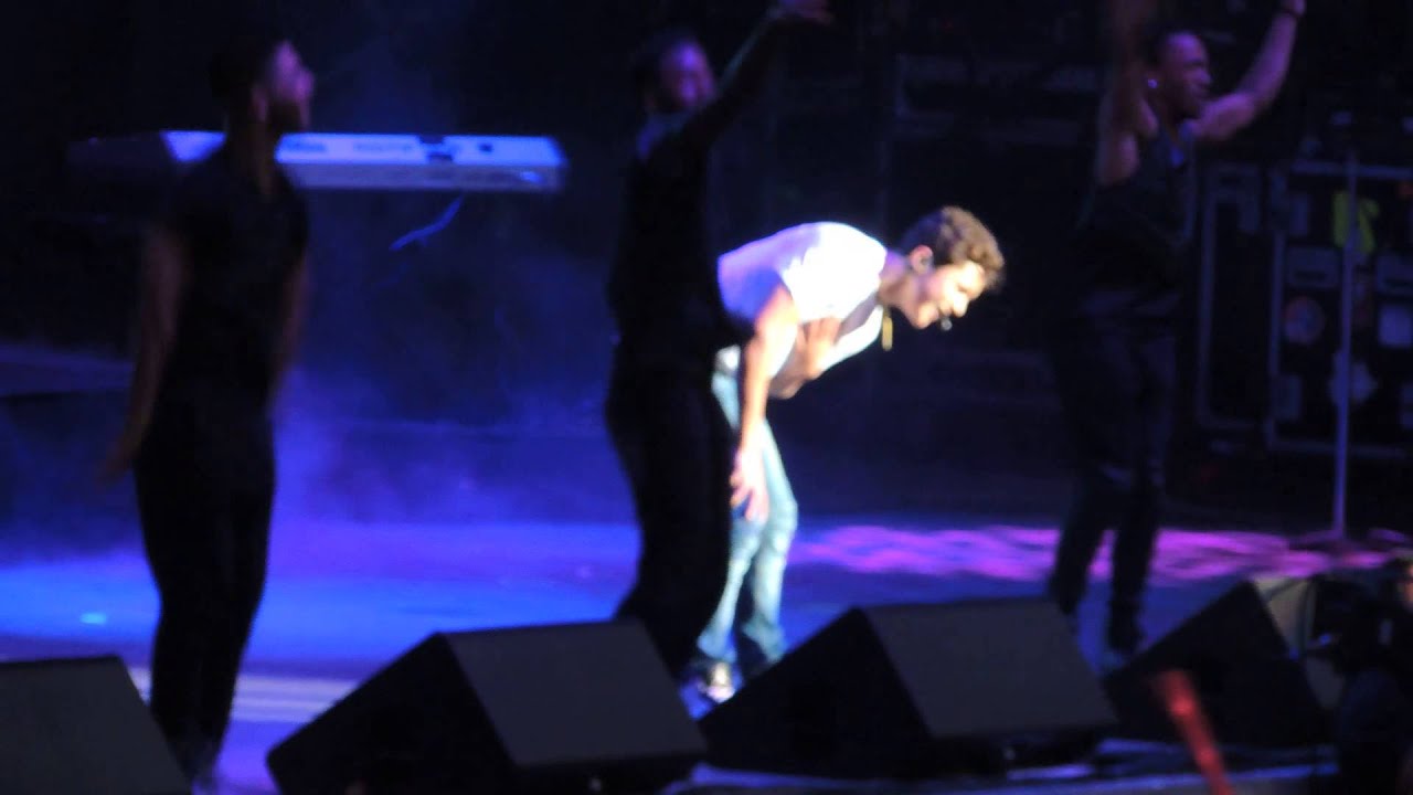 Austin Mahone - MMM Yeah + What About Love (Channel 933 Summer Kickoff 2014)